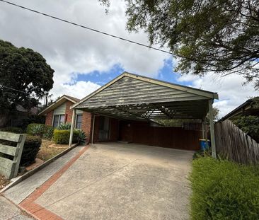 WELL PRESENTED FAMILY HOME! - Photo 4