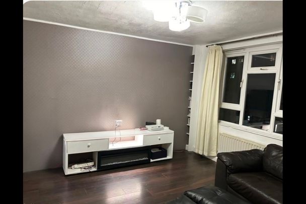 1 Bed Flat, Silbury House, SE26 - Photo 1