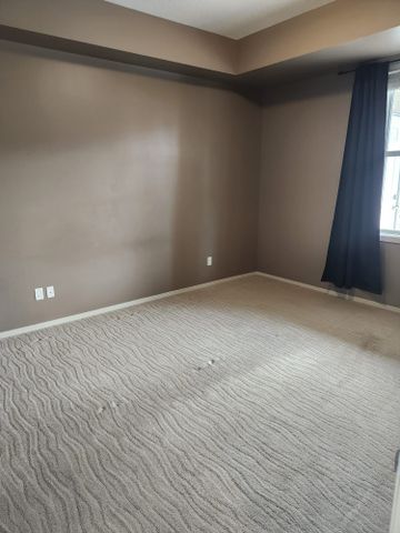 Spacious 2 Bedroom, 2 Bathroom Condo - Photo 5