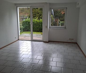 Schöne 2-Zimmer Wohnung mit Terrasse und Garten - Foto 1