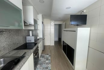 Apartamento T3 localizado na Avenida Dr. Lourenço Peixinho em Aveiro.