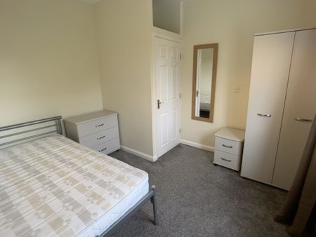 Temple Avenue, Tang Hall - P1067 - Photo 5