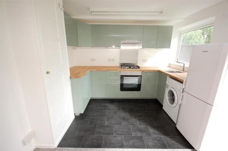 3 bedroom terraced house to rent - Photo 5