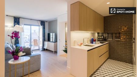 barcelona, Catalonia 08008 - Photo 3