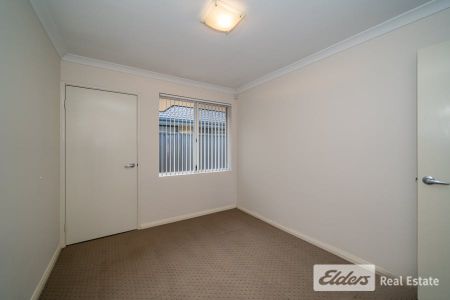 Convenient Location - Photo 3