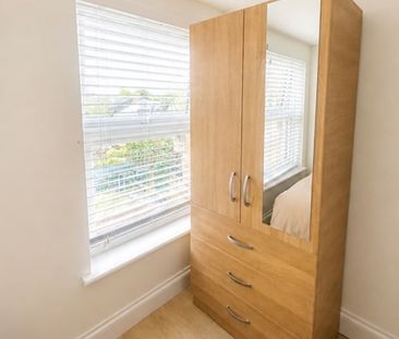 Room in a Shared House, Durham Road, E12 - Photo 1