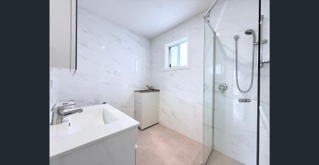 Spacious 5 Bedroom Family Home In Epping, Perfect For All Types Of Families!! - Photo 5