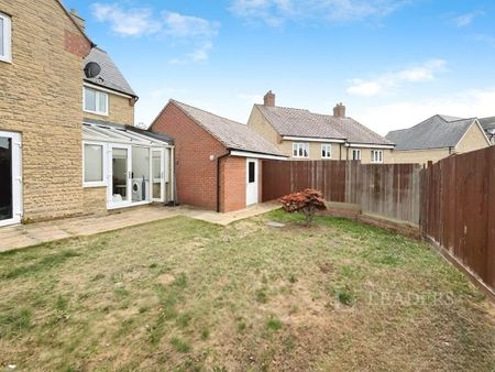 4 bedroom detached to rent Russ Avenue, Faringdon - Photo 4