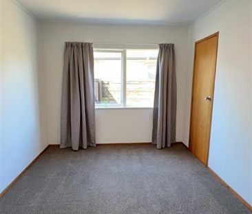 Unit 2, 1 Lyren Place, Half Moon Bay, Auckland - Photo 3