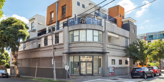 Light-Filled Boutique Living | Flexible 6-Month Lease - Photo 3