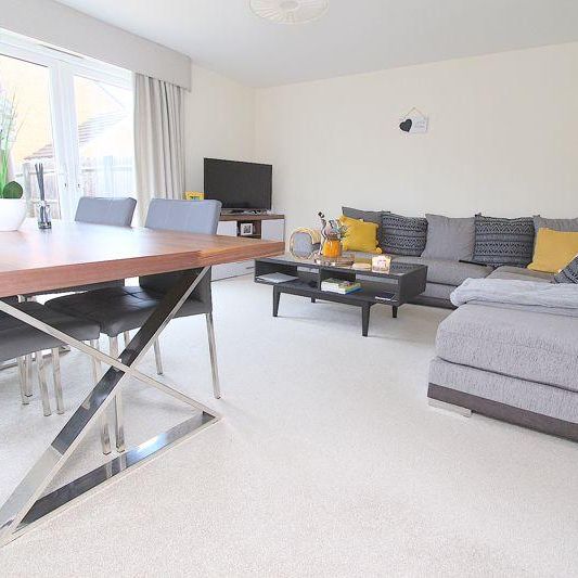 3 bedroom semi-detached house to rent - Photo 1