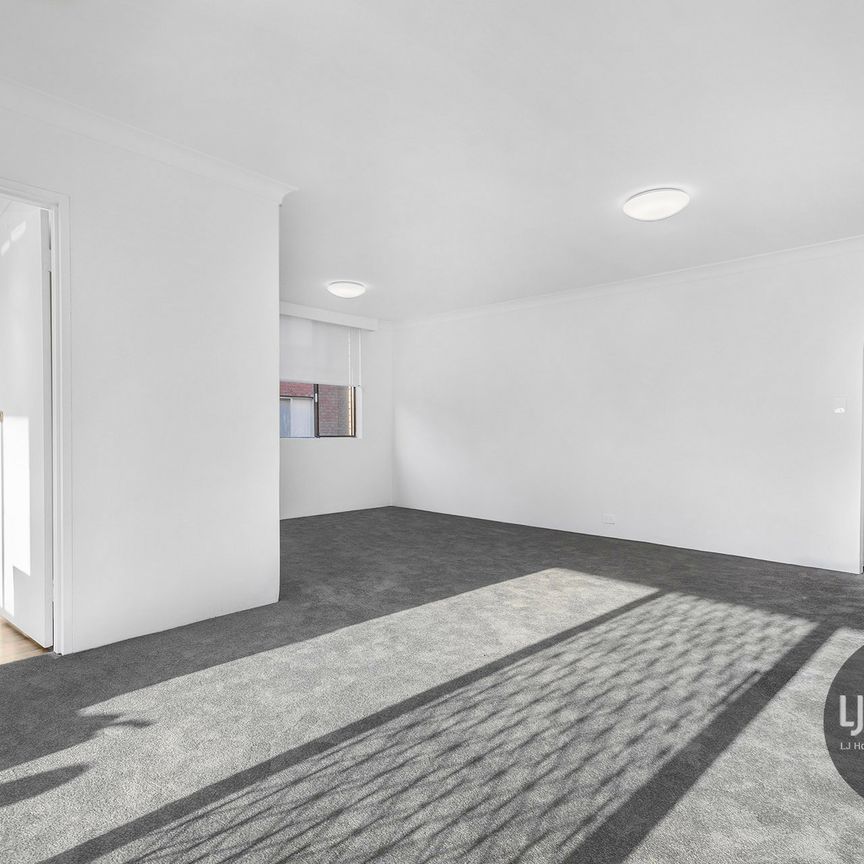 View Saturday at 1.35pm - 1.55pm - Photo 1