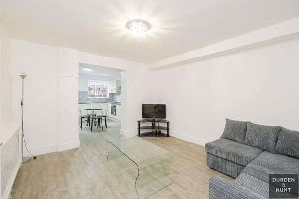 Richmond Road, London - Photo 1