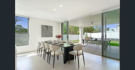 Modern Luxury 5BR Home – Lakeside Golf Views – Fully Furnished – Flexible Lease - Photo 4