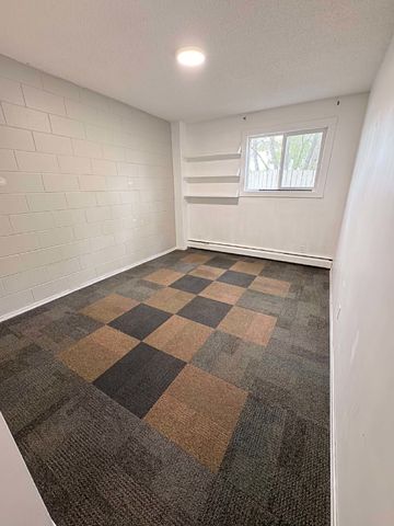REDWOOD APARTMENTS - 7 - Photo 5