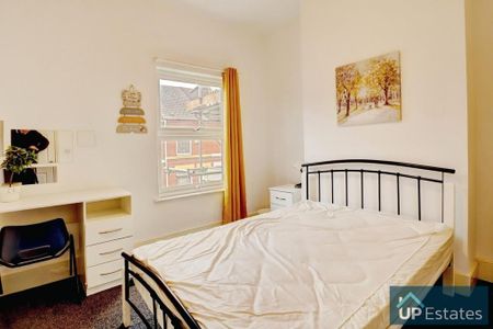 3 bedroom terraced house to rent - Photo 4