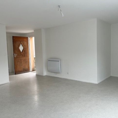 Location Appartement 3 pièces 65 m² La Châtre - Photo 1