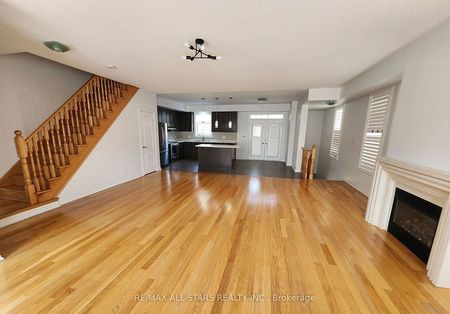 For Lease - 60 Cathedral High Street, Markham, Ontario - Photo 2