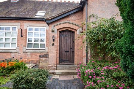 Scholars Gate, Burntwood - Photo 2