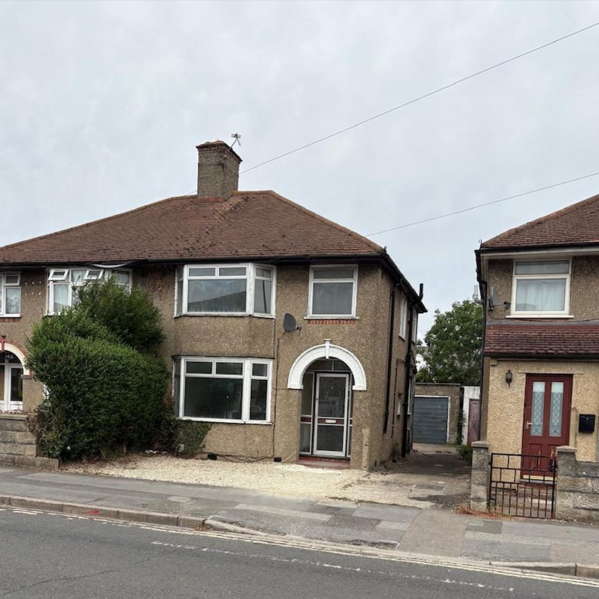 3 bed Semi-Detached - To Let - Photo 2