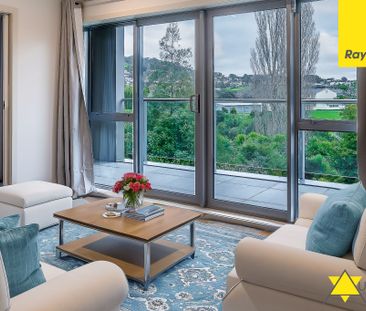 Discover modern living in Mount Albert! - Photo 1