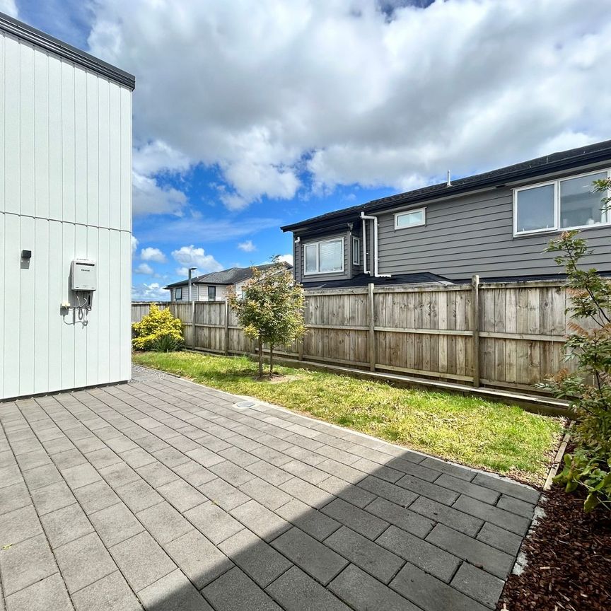 Stylish 4 Bedroom with Study Home in Prime Hillsborough Location - Photo 1