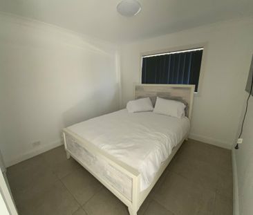 Two bedrooms free standing home. - Photo 2
