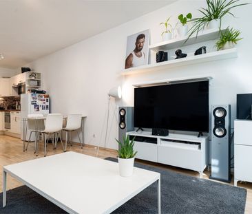 Pronájem bytu 2+kk • 50 m² bez realitkyU Hostavického potoka, Praha... - Fotografie 2