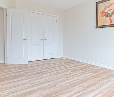 For Lease - 2435 Greenwich Drive Unit# 55, Oakville, Ontario - Photo 3