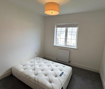 5 bedroom detached house to rent - Photo 3