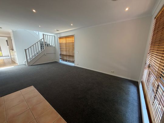 3 Bedroom Home with Fresh Paint and New carpets - Photo 1