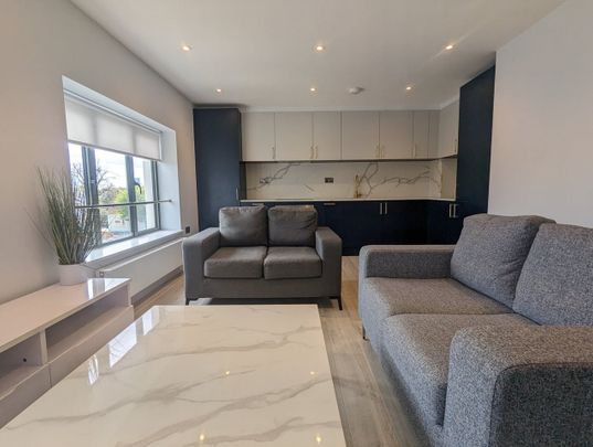 1 Bed Flat, Lonpro Court, SW19 - Photo 1