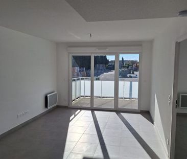 T2 AVEC TERRASSE ET PKG - Photo 1