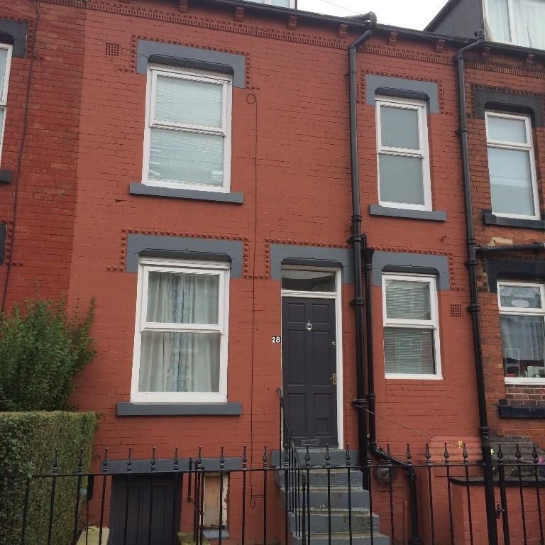2 bedroom terraced house to rent - Photo 2