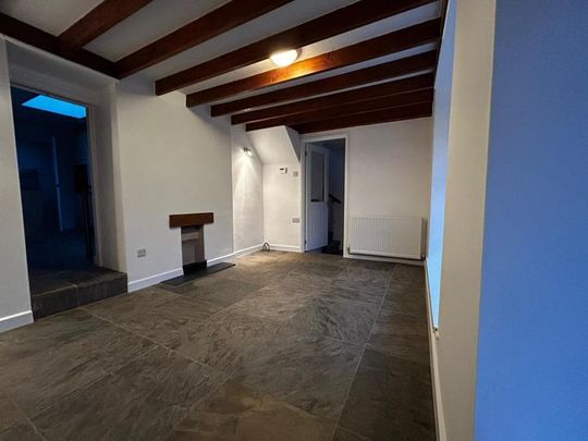 2 bedroom cottage to rent - Photo 1