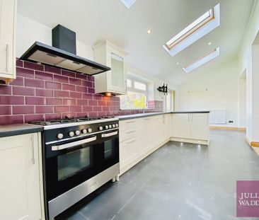 3 bedroom semi-detached house to rent - Photo 6