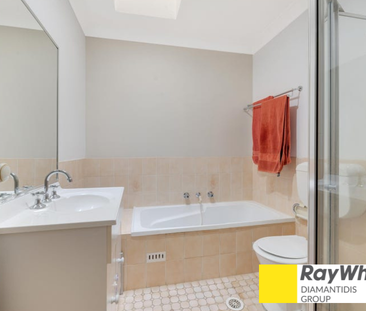 FAMILY HOME IN PRIME LOCATION - Photo 3