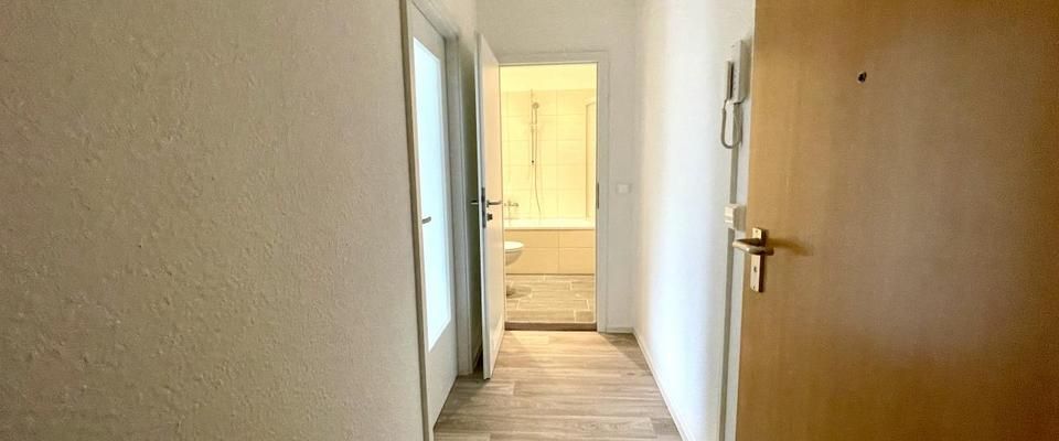 Moderne 2-Raumwohnung mit top saniertem Badezimmer und Einbauküche - Foto 1