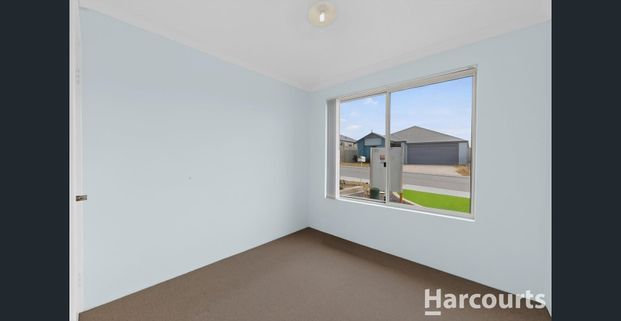 Easy-Care Living in a Relaxed Coastal Setting - Photo 1