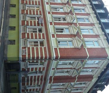 schöne 2-Raum- Dachgeschosswohnung - Photo 2