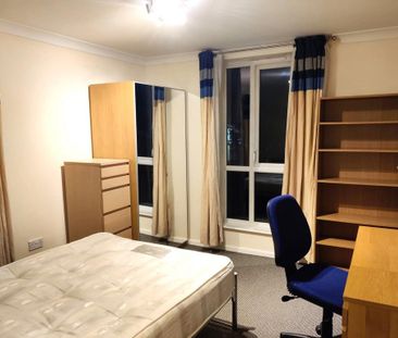 4 bedroom semi-detached house to rent - Photo 6