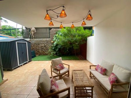 Location Appartement 3 pièces Meublé 68m² ST PIERRE 97410 - Photo 4