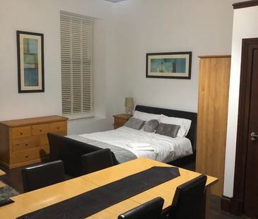 Studio Flat, Paisley Road West, G51 - Photo 2