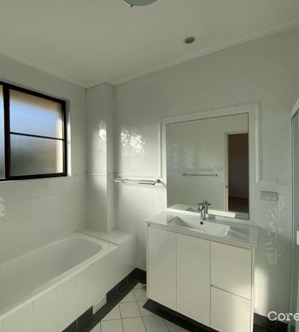 Ashfield - Photo 2