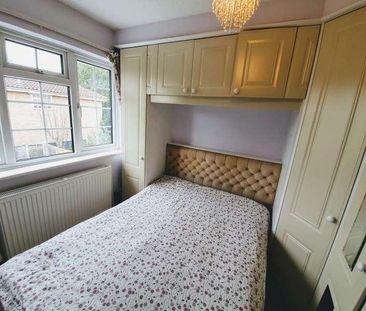 State Farm Avenue, Orpington, Kent, BR6 - Photo 4