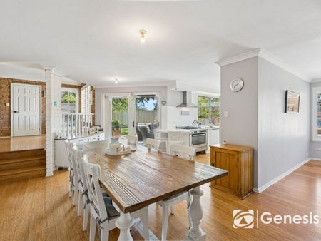 Lakefront Living: Stunning 4-Bedroom Home in Edgewater - Photo 2