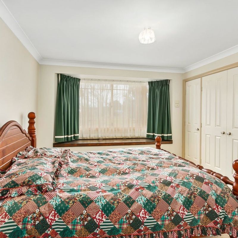 PERFECT 4 BEDROOM HOUSE - Photo 1