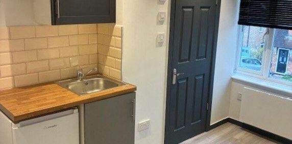 1 bedroom flat to rent - Photo 2