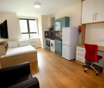 Studio to rent - Photo 6