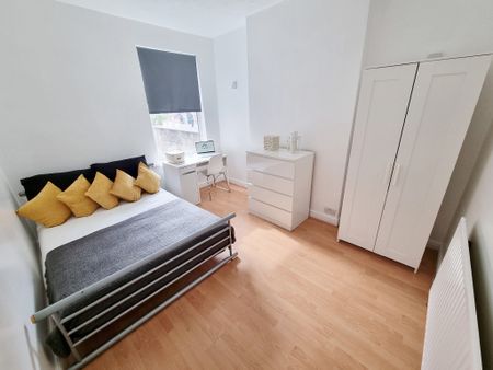 6 Bed Semi-Detached House, Kimbolton Avenue, NG7 - Photo 5